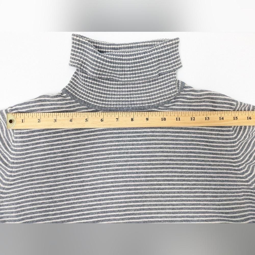 LL Bean women's stripe turtle neck cashmere sweater size M - Picture 4 of 9
